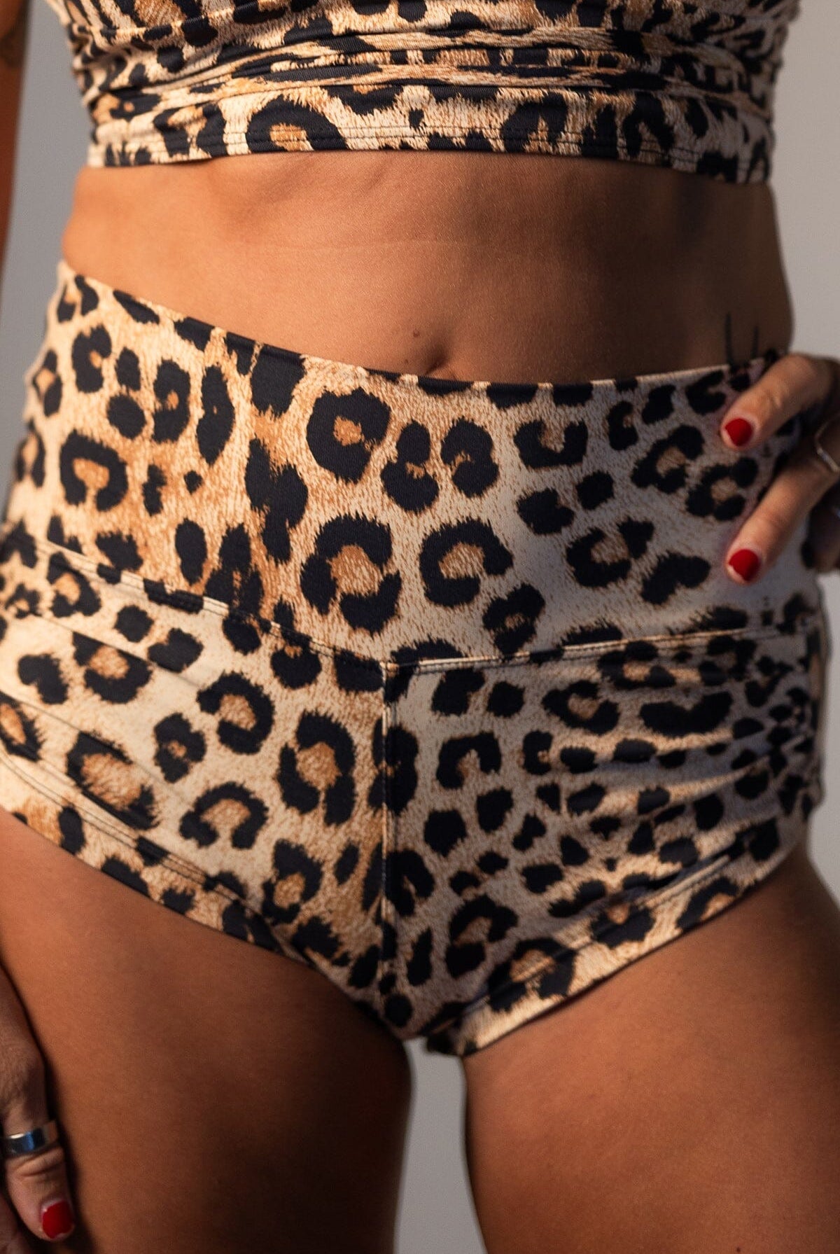 Mika Body Wear - Betty Short - High Waisted Shorts #color_leopard