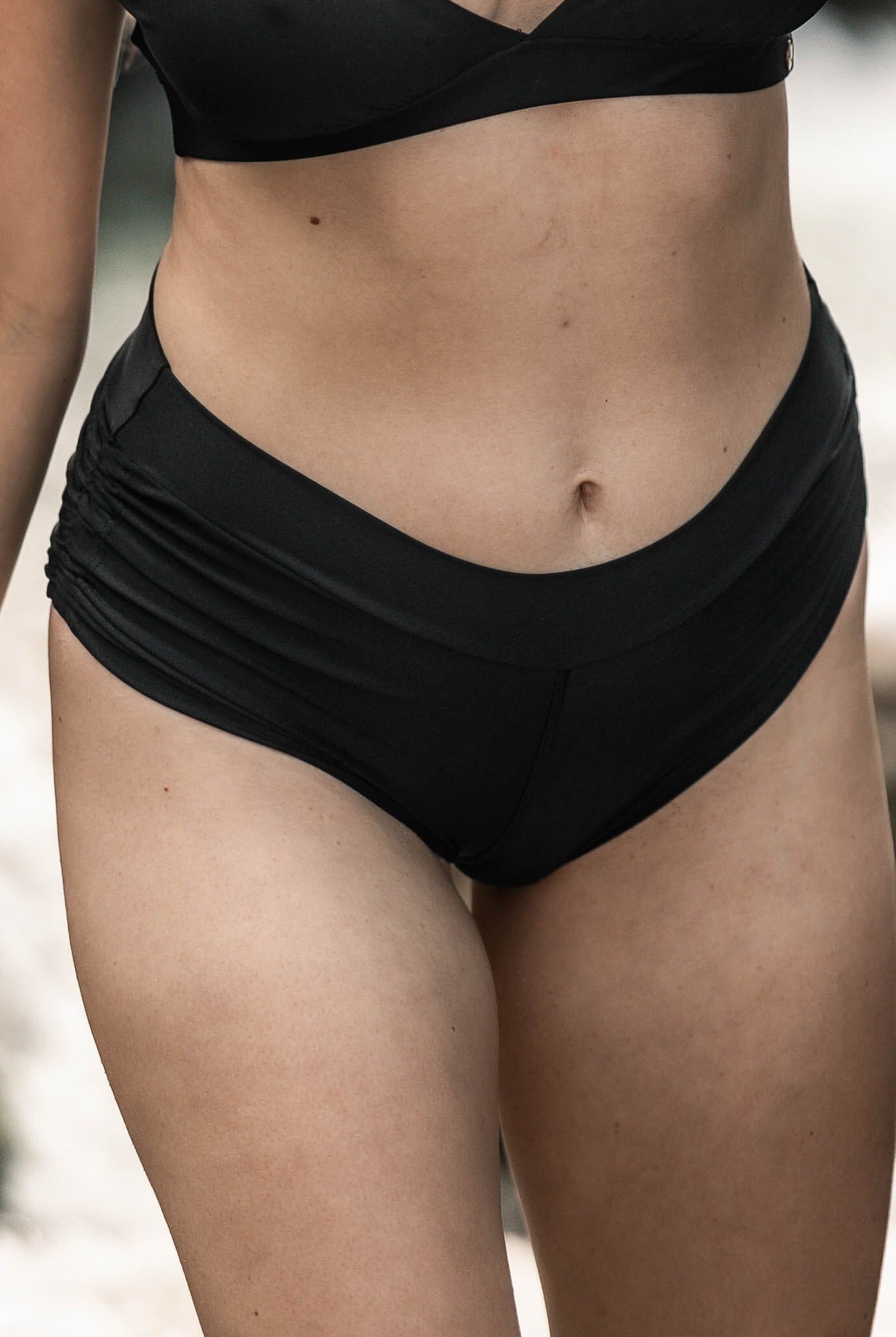 Mika Body Wear - Yoga Shorts - Meeko Short #color_black